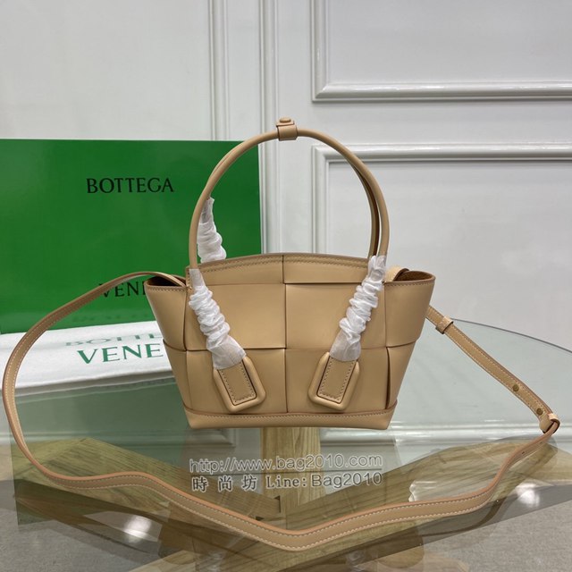 Bottega veneta高端女包 KF008 寶緹嘉新款Arco29 杏仁色 BV經典款mini平紋皮編織女手提包  gxz1126